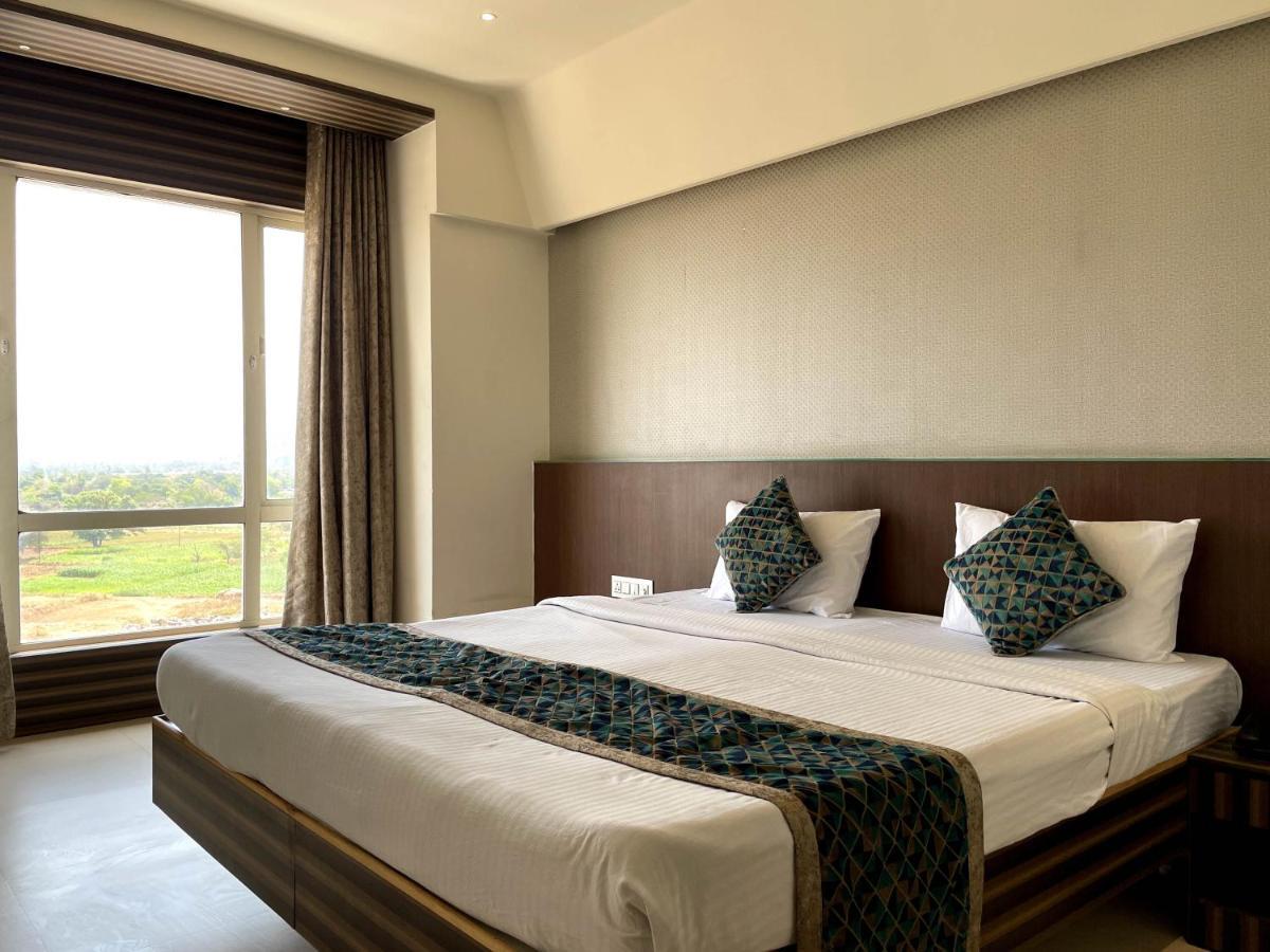 Hotel Grand Parivaar Igatpuri Exterior foto